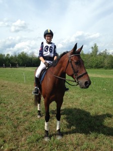 Oakhurst Show Team Member Taya Davison riding Nike in her first event.  The pair finished in 3rd place!